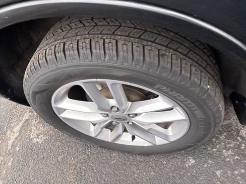 Used 2024 Dodge Durango GT image 11