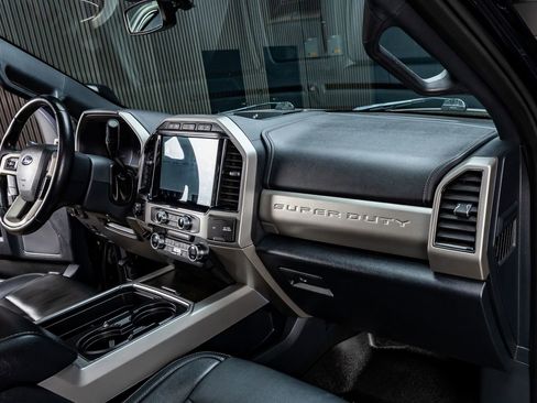 Used 2022 Ford F250 Lariat w/ Tremor Off-Road Package AWD/4WD image 17