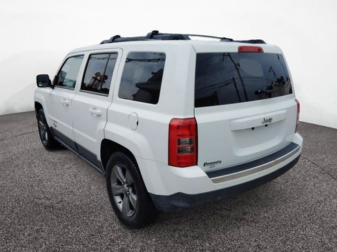 Used 2014 Jeep Patriot Latitude w/ Freedom Edition Package FWD image 5