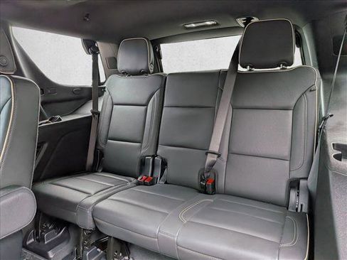 Used 2025 GMC Yukon Elevation w/ Elevation Premium Package RWD image 13