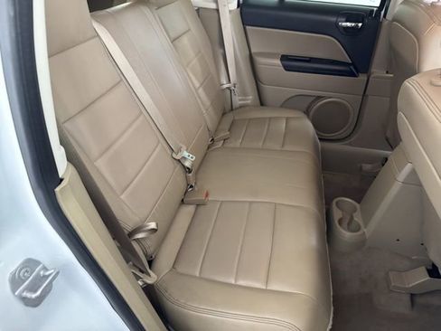 Used 2016 Jeep Patriot High Altitude image 24