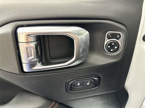 Used 2025 Jeep Gladiator Rubicon w/ Convenience Group image 24