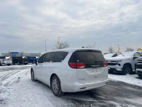 Used 2024 Chrysler Voyager LX image 6