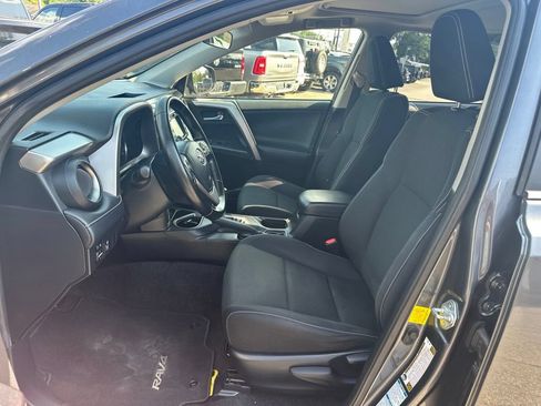 Used 2016 Toyota RAV4 XLE AWD/4WD image 13