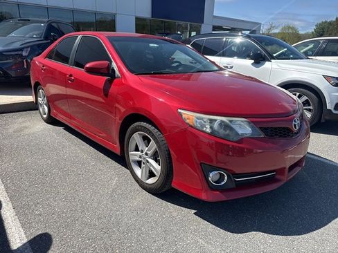 Used 2014 Toyota Camry SE image 12