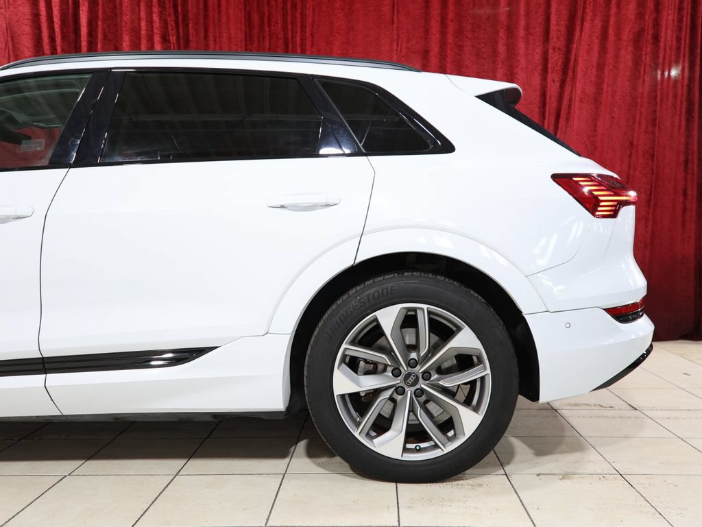 Used 2021 Audi e-tron Premium Plus w/ Premium Plus Package AWD/4WD image 6