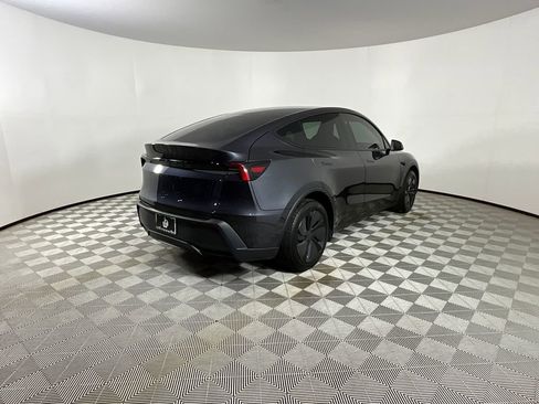 Used 2026 Tesla Model Y Long Range image 4