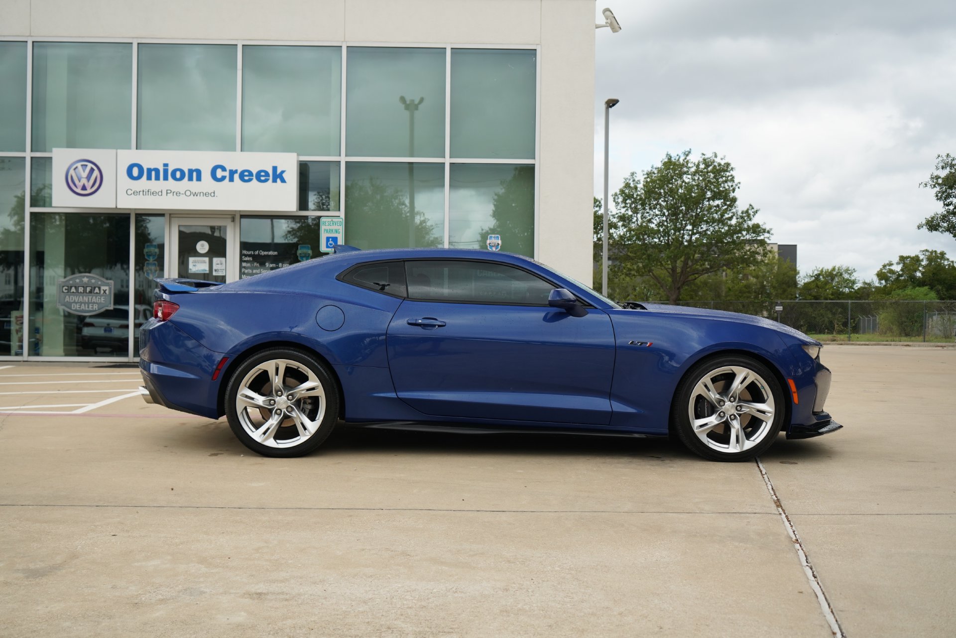 Used 2022 Chevrolet Camaro LT w/ Technology Package RWD image 4
