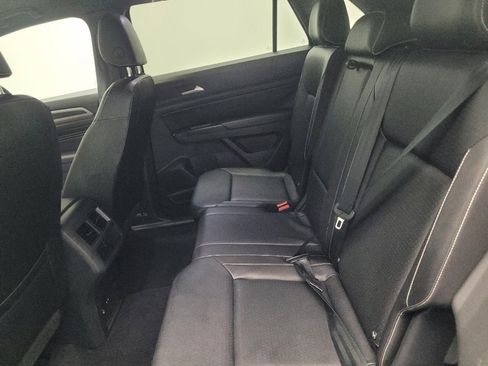 Used 2020 Volkswagen Atlas Cross Sport SEL image 18