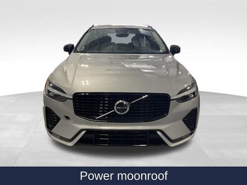 Used 2025 Volvo XC60 B5 Plus AWD/4WD image 2