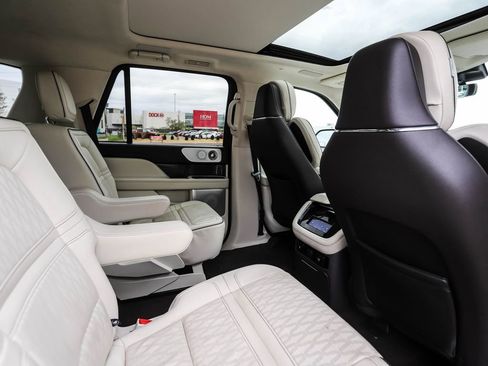 Used 2022 Lincoln Navigator Black Label AWD/4WD image 26