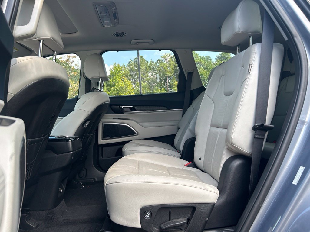 Used 2024 Kia Telluride EX w/ EX Captain's Chair Package AWD/4WD image 16