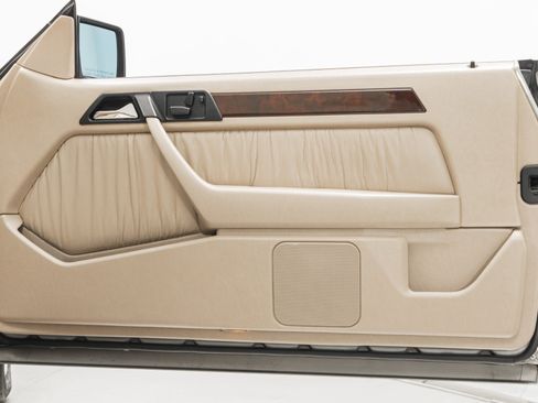 Used 1995 Mercedes-Benz E 320 Convertible image 36