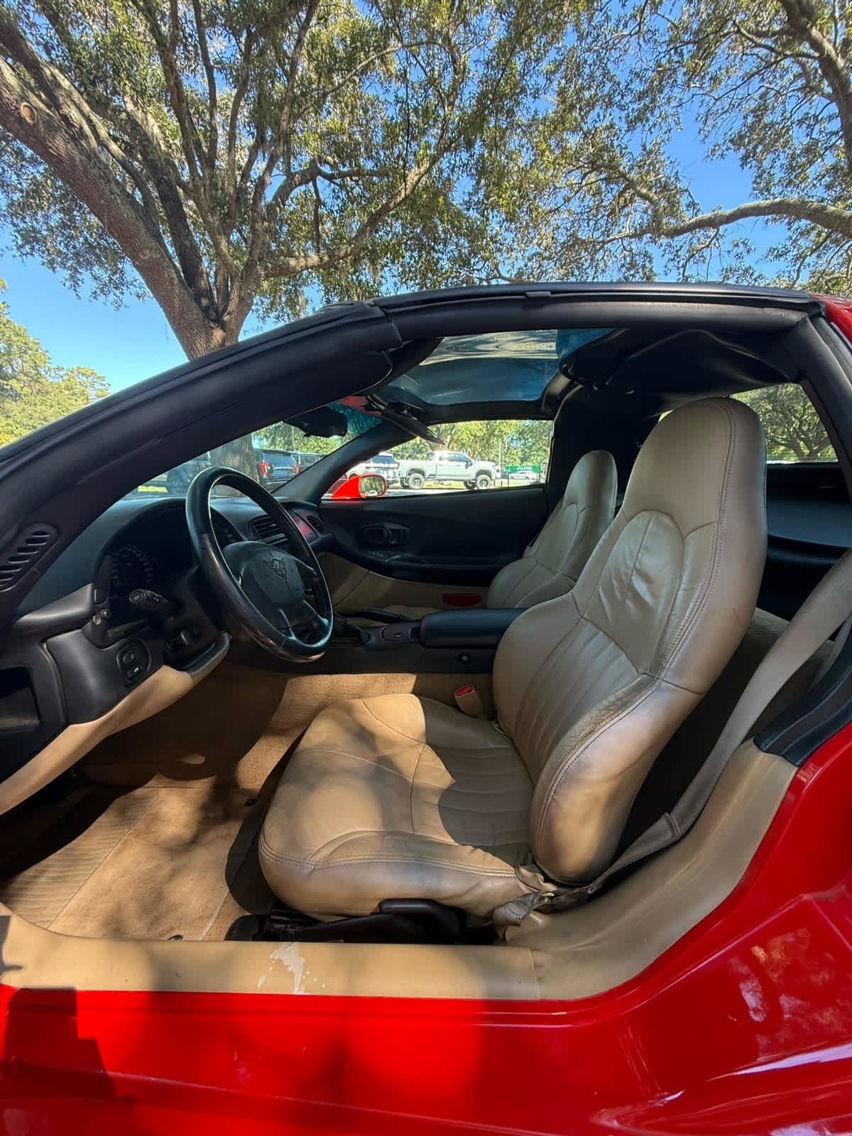 Used 1998 Chevrolet Corvette Coupe RWD image 10