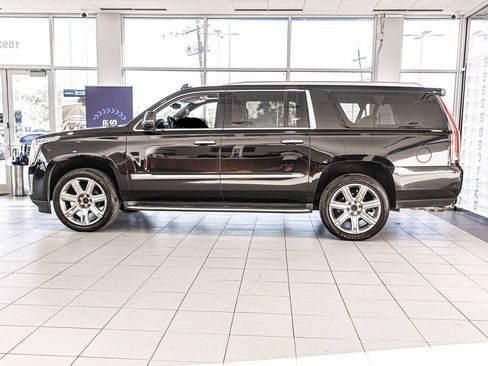 Used 2016 Cadillac Escalade ESV Premium image 7