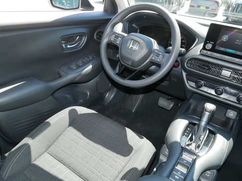 Used 2025 Honda HR-V LX image 9
