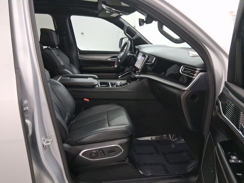 Used 2023 Jeep Wagoneer Series II image 27