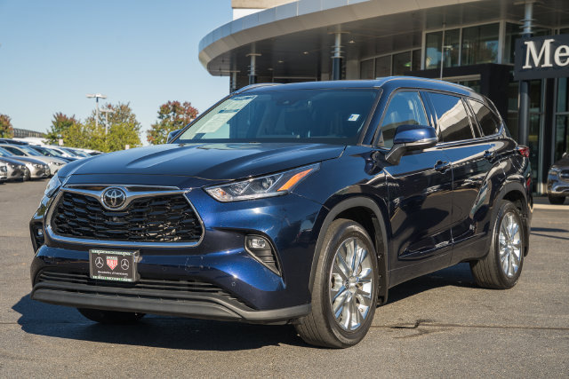 Used 2021 Toyota Highlander Limited AWD/4WD image 3
