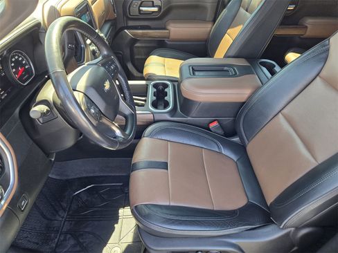 Used 2022 Chevrolet Silverado 2500 High Country image 12
