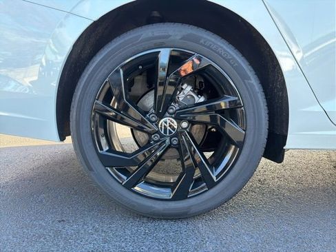 New 2025 Volkswagen Jetta SE image 9