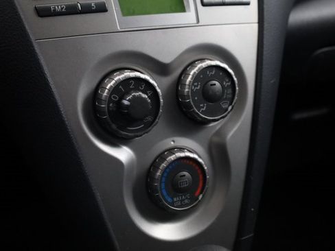 Used 2009 Toyota Yaris Sedan image 17