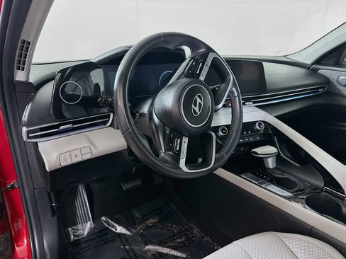 Used 2024 Hyundai Elantra Limited image 9