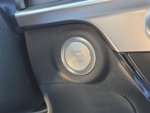 New 2025 Kia Telluride S image 32