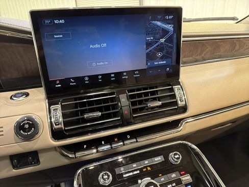 Used 2023 Lincoln Navigator L Reserve AWD/4WD image 20