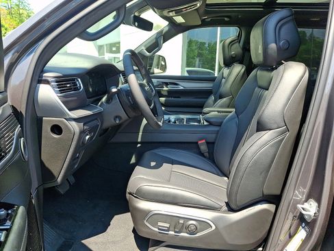 New 2026 Jeep Grand Wagoneer Limited AWD/4WD image 9