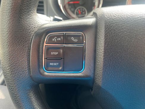 Used 2018 Dodge Grand Caravan SE w/ UConnect Hands-Free Group FWD image 17