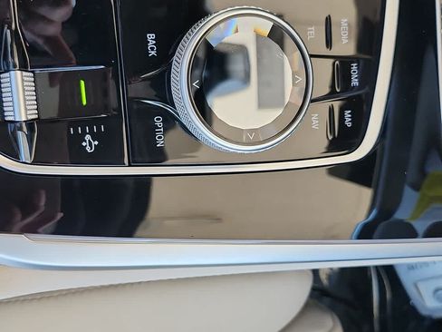 New 2027 BMW X7 xDrive40i w/ M Sport Package AWD/4WD image 23