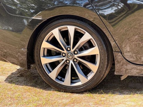 Used 2021 Nissan Maxima Platinum FWD image 9