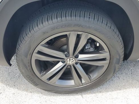 Used 2022 Volkswagen Atlas Cross Sport SEL R-Line AWD/4WD image 9