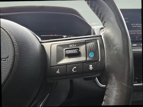 Used 2021 Nissan Rogue SV image 25