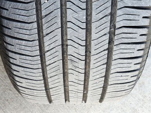 Used 2019 Toyota C-HR Limited image 11