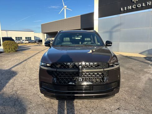 New 2026 Lincoln Navigator L Reserve image 2