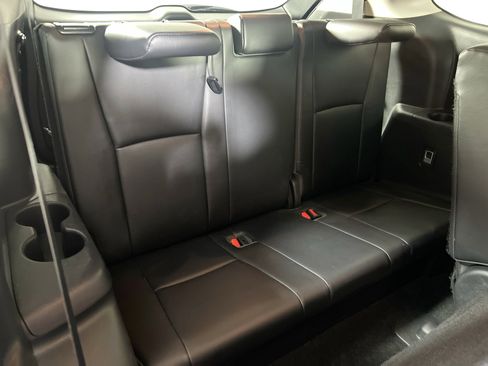 Used 2023 Toyota Highlander XLE image 27