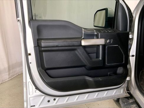 Used 2018 Ford F150 Lariat w/ Equipment Group 502A Luxury AWD/4WD image 21