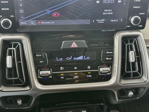 Used 2022 Kia Sorento S FWD image 24