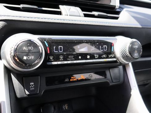 Used 2024 Toyota RAV4 SE image 35