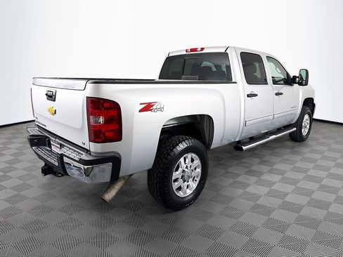 Used 2014 Chevrolet Silverado 2500 LT w/ Interior Plus Package AWD/4WD image 7