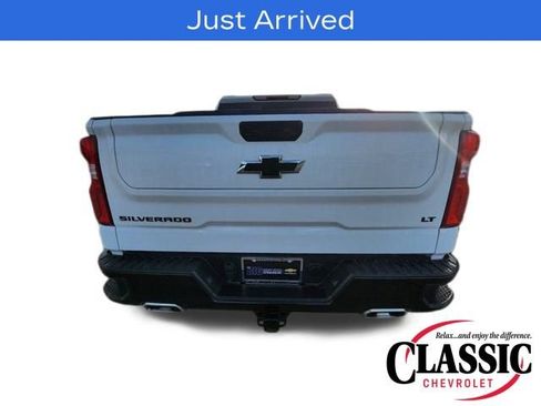 Used 2025 Chevrolet Silverado 1500 LT Trail Boss w/ Convenience Package II image 9