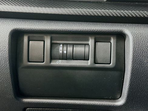 Used 2024 Subaru Crosstrek 2.0i image 16