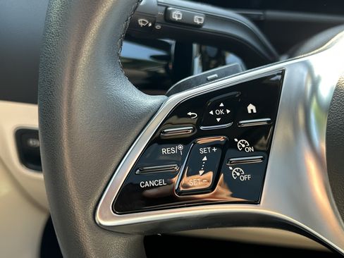 Certified 2025 Mercedes-Benz GLA 250 image 27