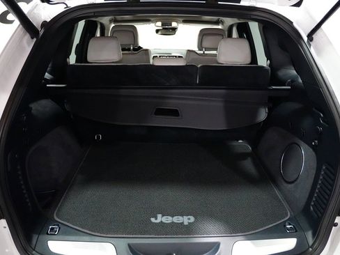 Used 2018 Jeep Grand Cherokee Summit image 21