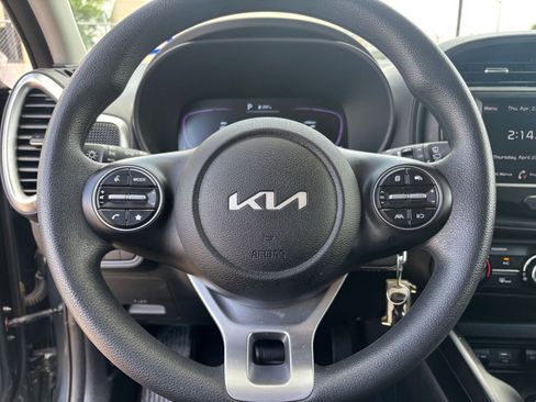 Used 2025 Kia Soul LX w/ LX Technology Package image 25