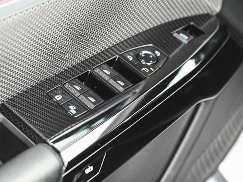 Used 2023 BMW 760i xDrive image 10