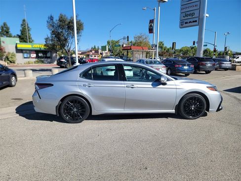 Used 2023 Toyota Camry XSE image 4