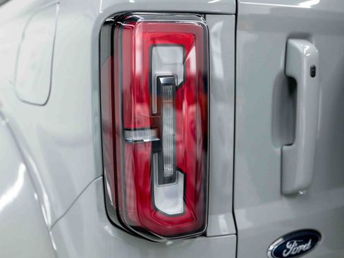 Used 2022 Ford Bronco Outer Banks w/ Sasquatch Package AWD/4WD image 37