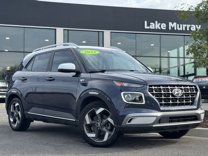 Used 2023 Hyundai Venue Limited w/ Cargo Package